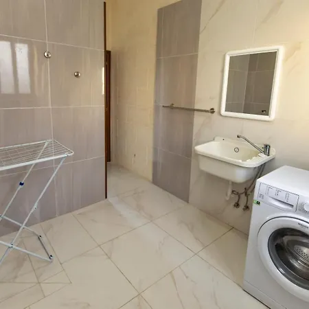 Dom wakacyjny 5 Bedroom Holiday With Private Pool Xewkija