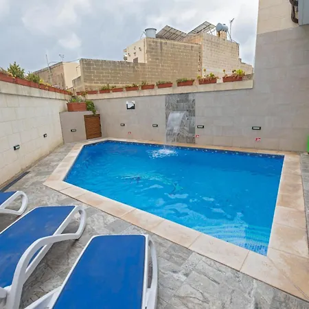 5 Bedroom Holiday With Private Pool